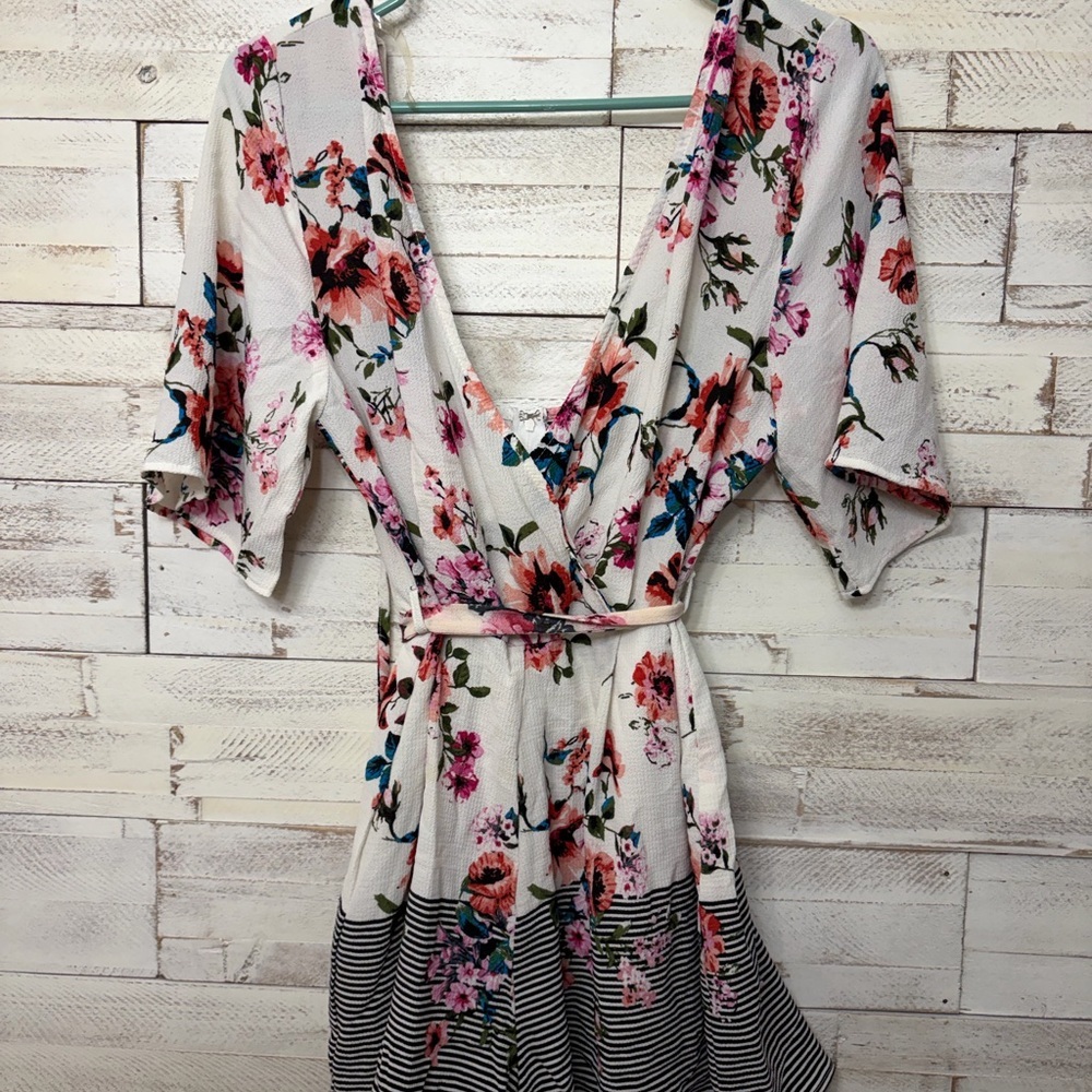 Floral V-Neck romper with Striped Hem three pink hearts XL